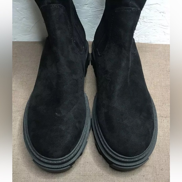 Calvin Klein Women's Over the Knee Stretch Boots Black with Lug Soles Size 7.5M - Picture 7 of 13